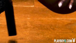 Ebony MILF babe with a hairy pussy and booty Ana Foxx is a star