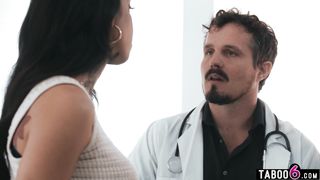 Busty black MILF wants doctors second opinion about insemination